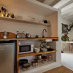 Malvasia Rural Estate & Vineyard ゲストハウス ティアス